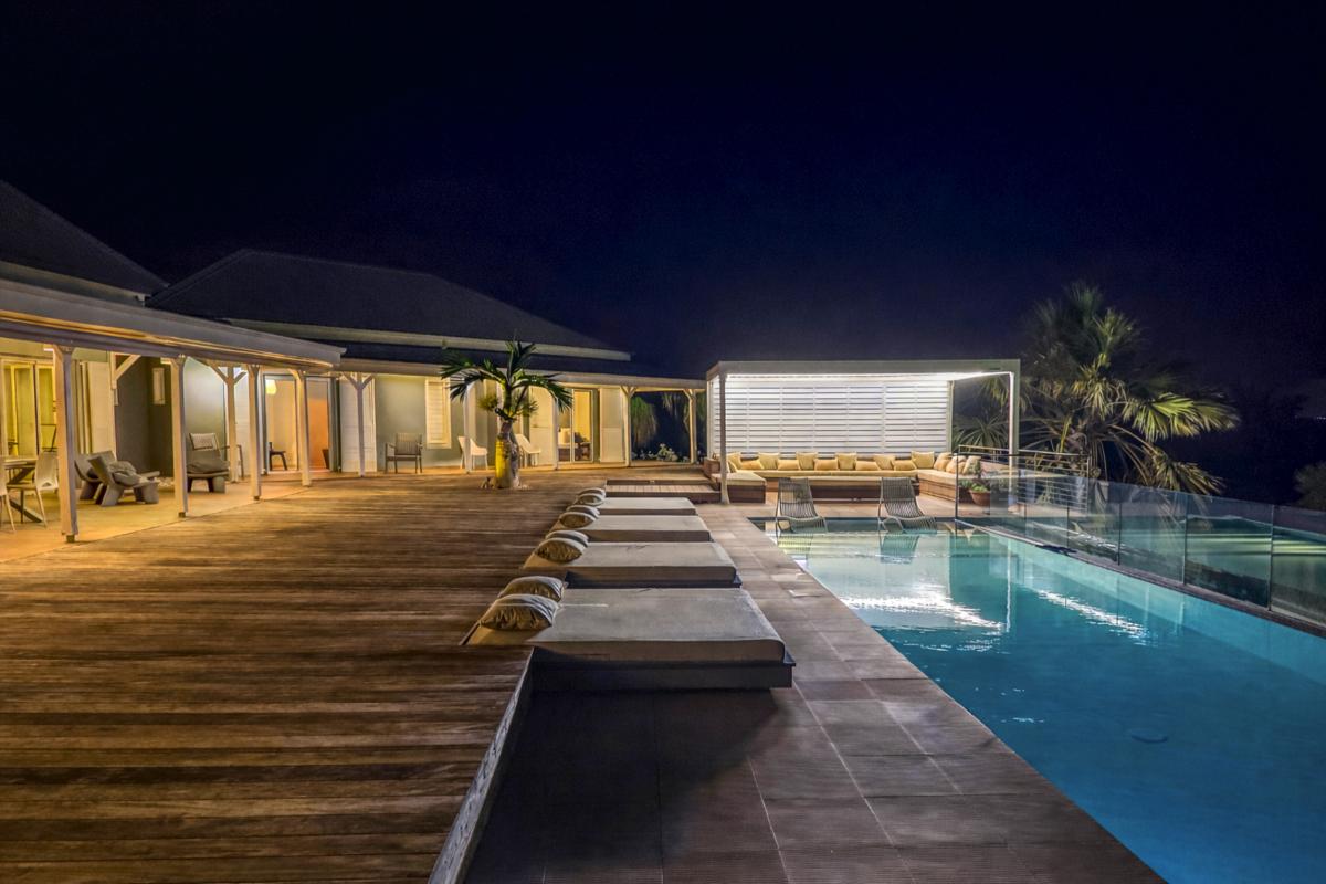 Villa luxe Sainte Anne Guadeloupe piscine vue mer pour 10 personnes