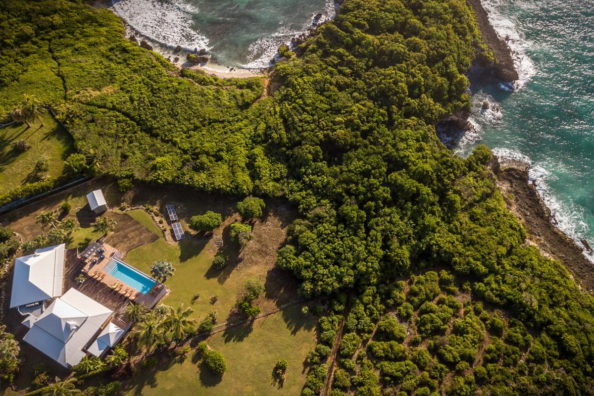 Villa luxe Sainte Anne Guadeloupe piscine vue mer pour 10 personnes