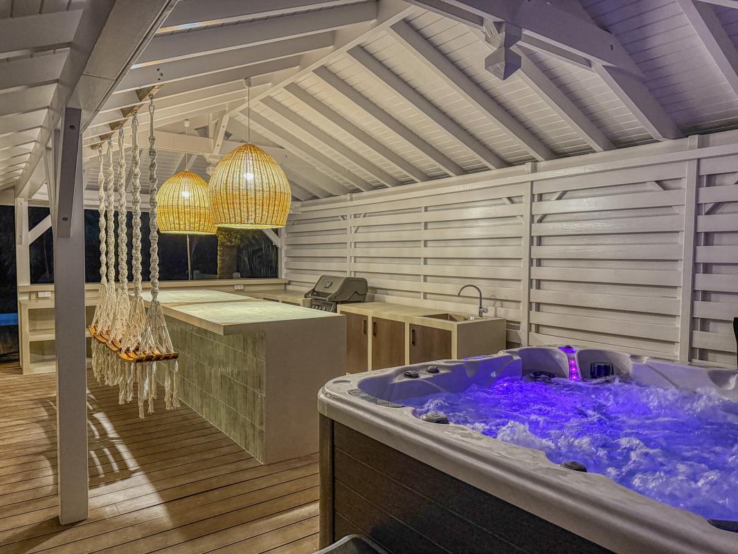 Villa luxe Sainte Anne Guadeloupe piscine vue mer pour 10 personnes