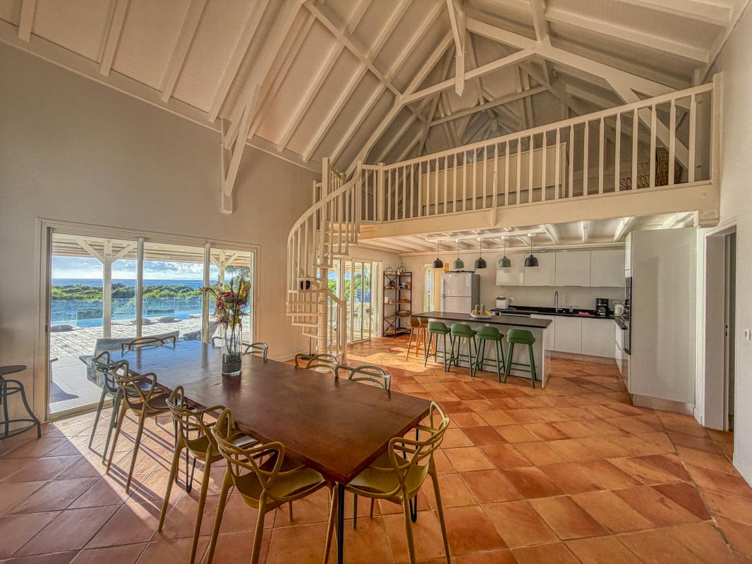 Villa luxe Sainte Anne Guadeloupe piscine vue mer pour 10 personnes