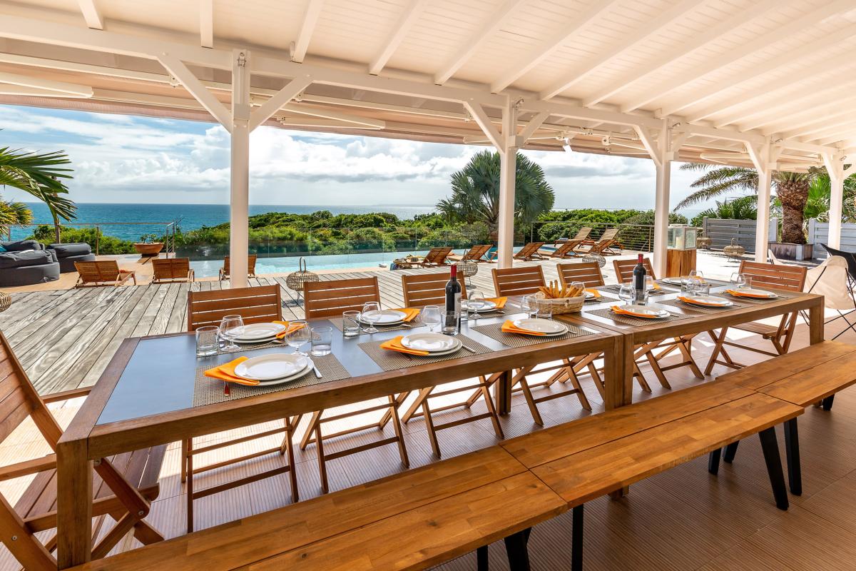 Villa luxe Sainte Anne Guadeloupe piscine vue mer pour 10 personnes