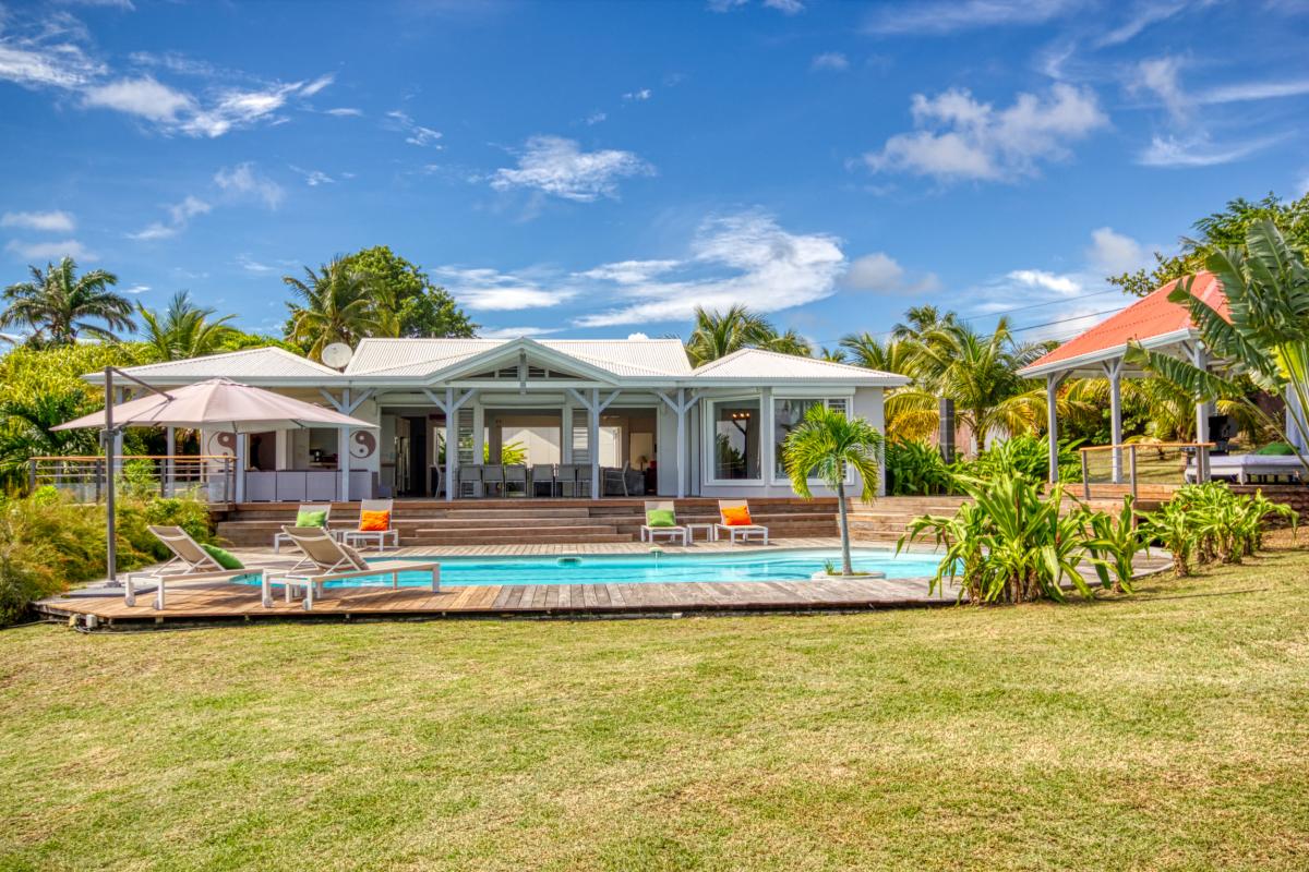 Villa de luxe vue mer avec piscine à Ste Anne en Guadeloupe 