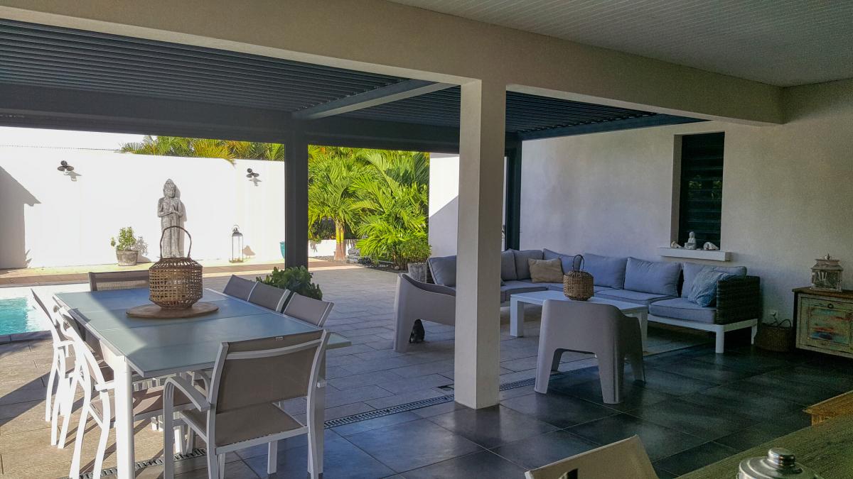 Location villa 4 chambres pour 8 personnes avec piscine et jacuzzi Sainte Anne en Guadeloupe