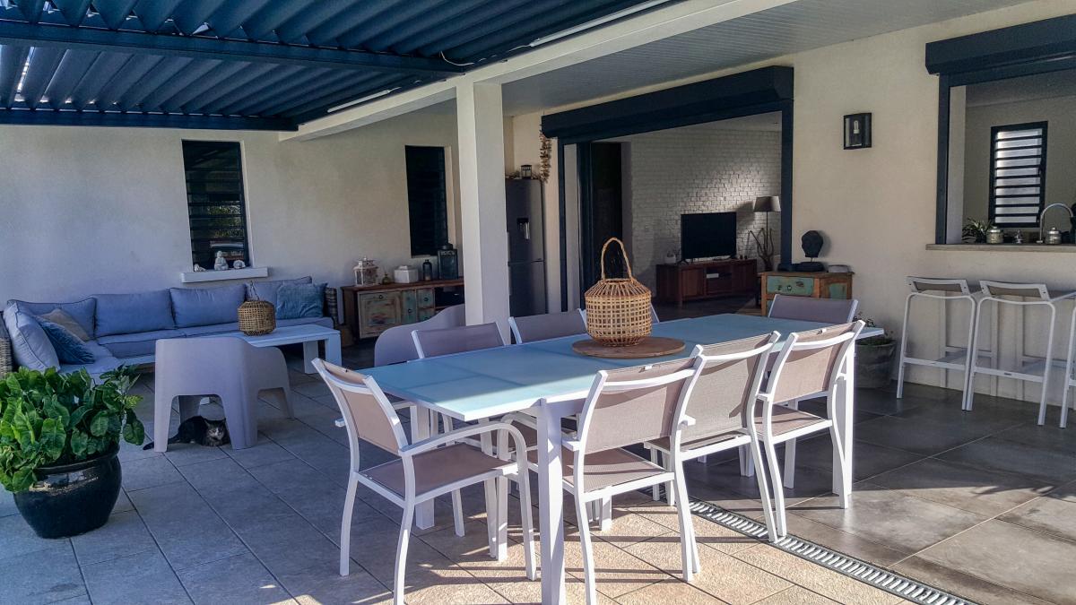 Location villa 4 chambres pour 8 personnes avec piscine et jacuzzi Sainte Anne en Guadeloupe