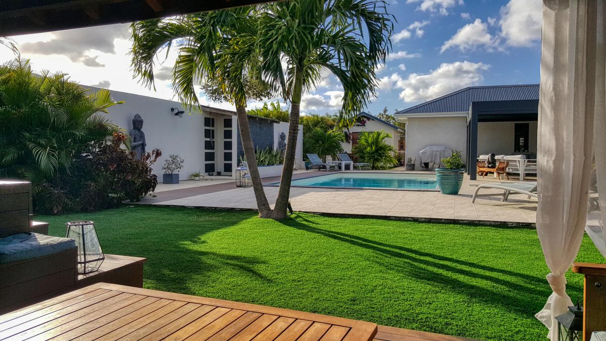 Location villa 4 chambres pour 8 personnes avec piscine et jacuzzi Sainte Anne en Guadeloupe