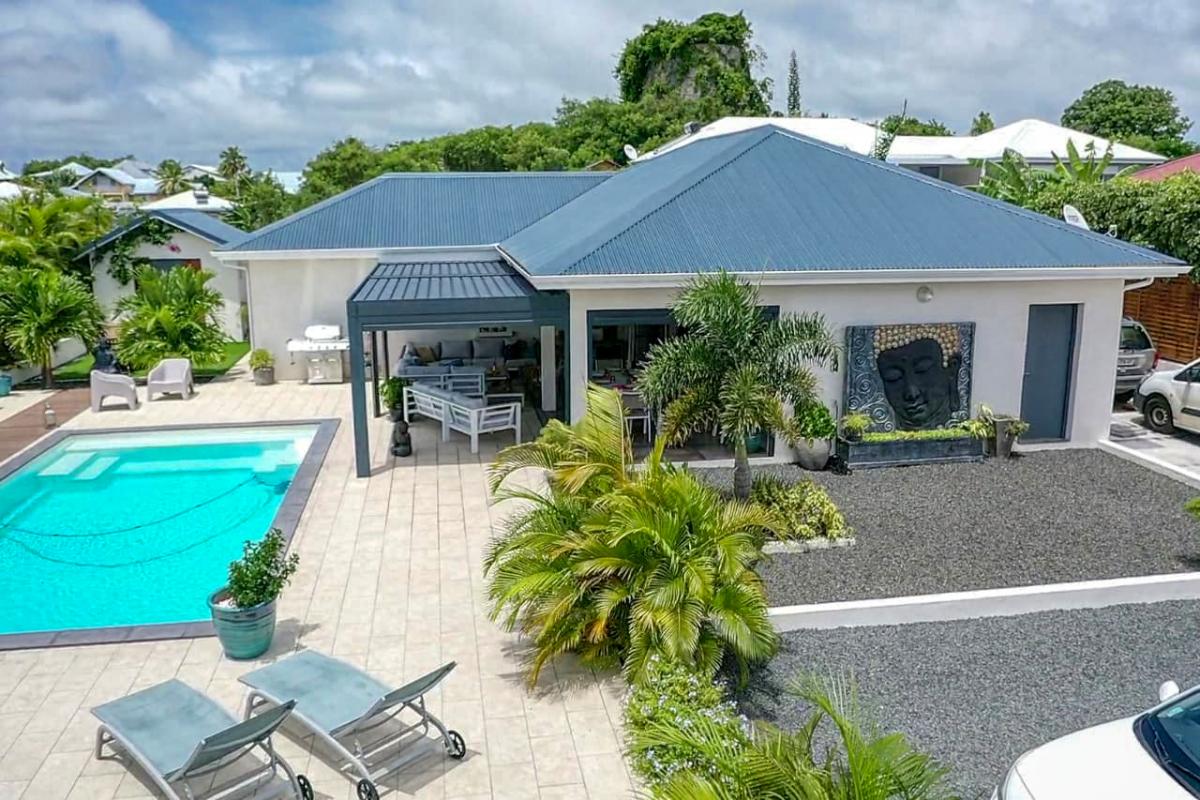 Location villa 4 chambres pour 8 personnes avec piscine et jacuzzi Sainte Anne en Guadeloupe