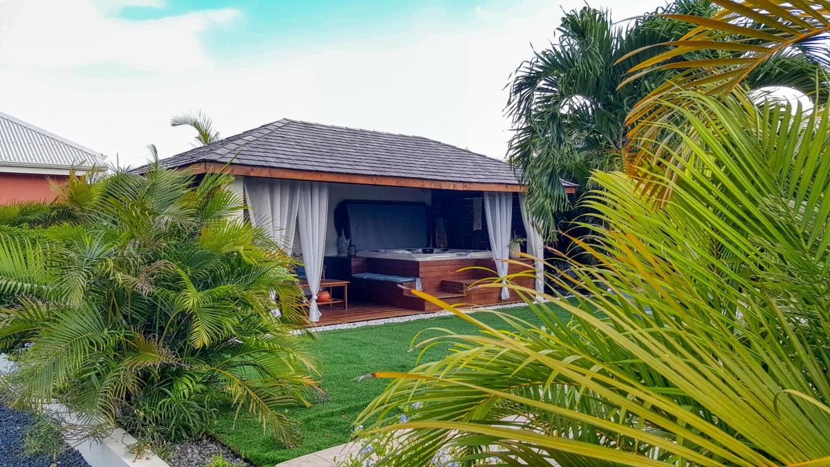 Location villa 4 chambres pour 8 personnes avec piscine et jacuzzi Sainte Anne en Guadeloupe