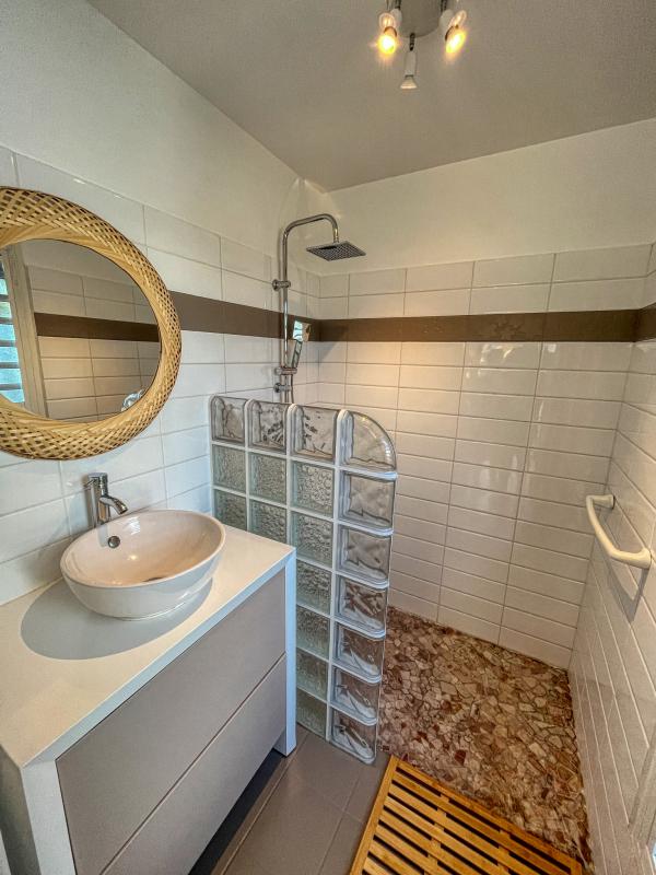 Rent a luxury villa with pool - bedroom in mezzanine