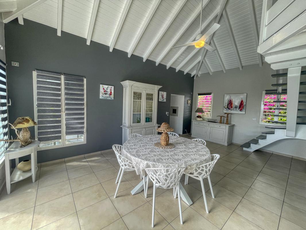 Location villa sainte anne guadeloupe 6 chambres 12 personnes avec piscine et vue mer