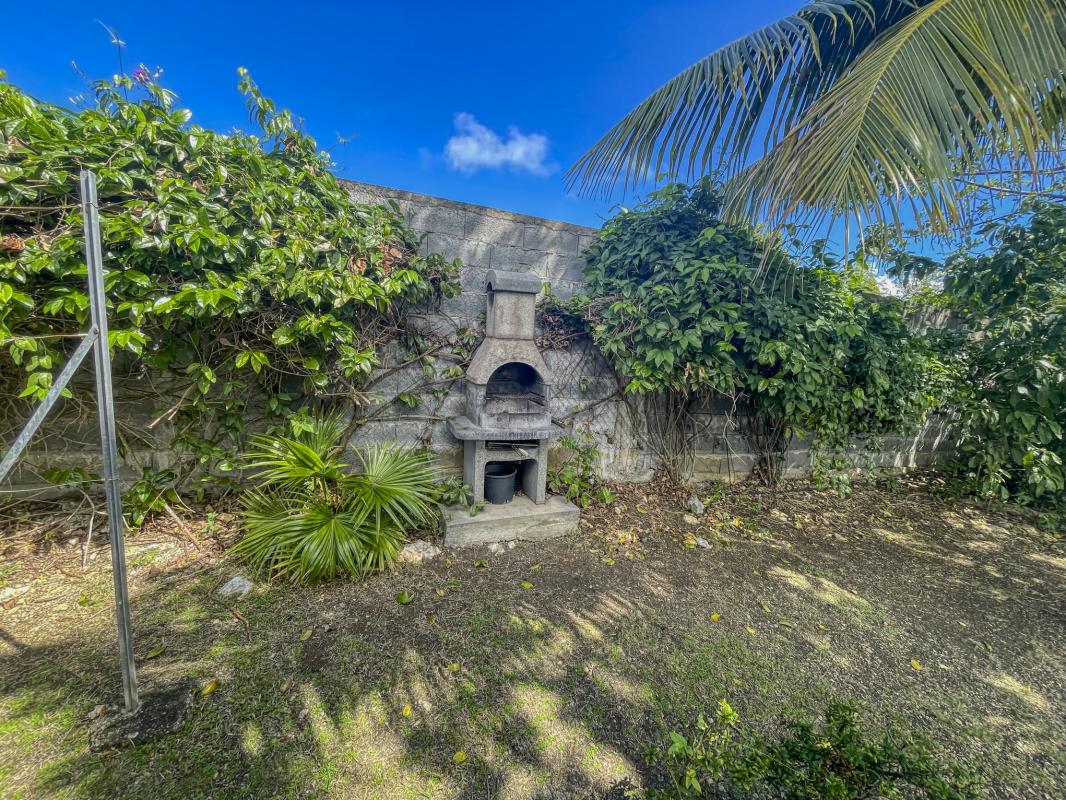 Location villa sainte anne guadeloupe 6 chambres 12 personnes avec piscine et vue mer