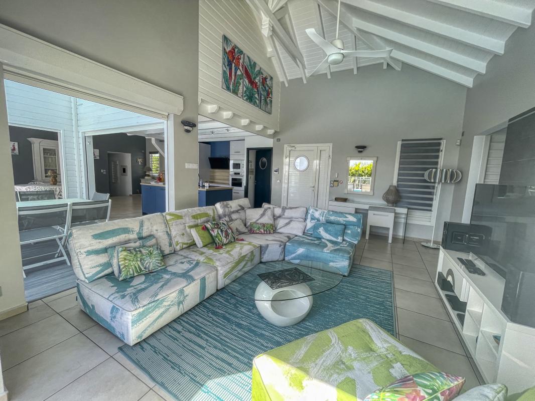 Rent a luxury villa with pool - bathroom of bedroom 2
