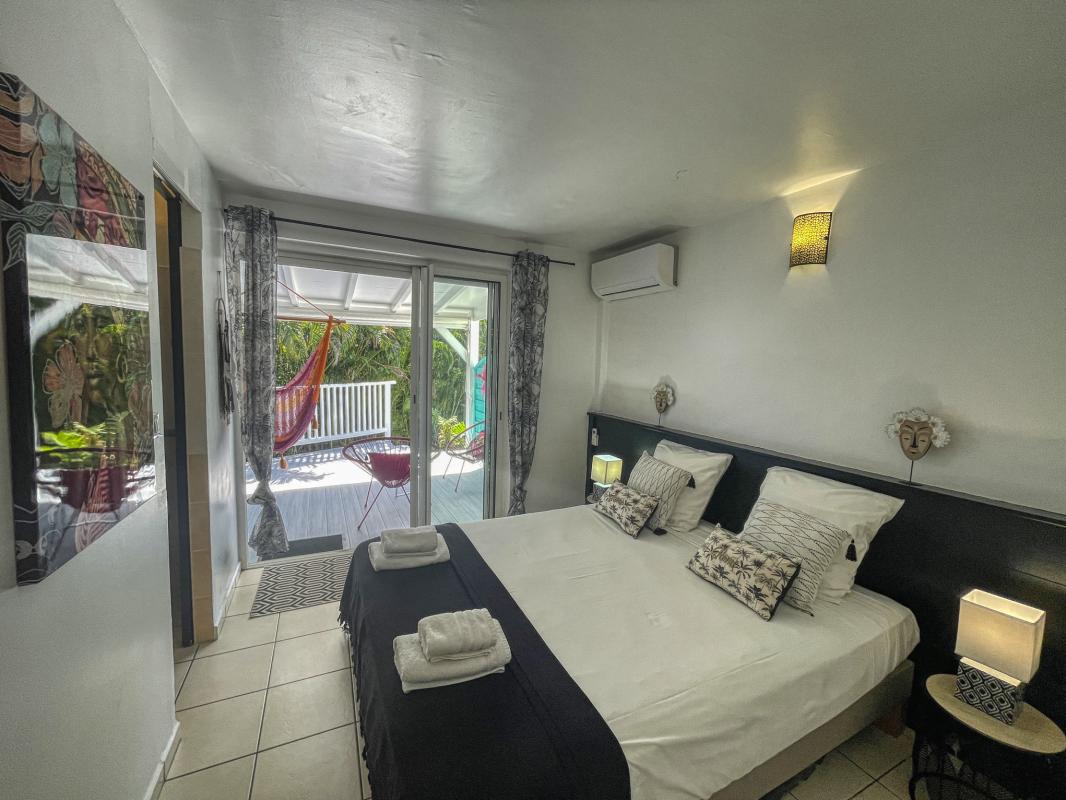 Rent a luxury villa with pool - sitting room