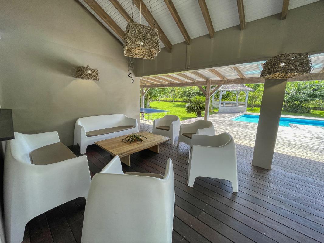 Location Villa Sainte Anne Guadeloupe__salon exterieur