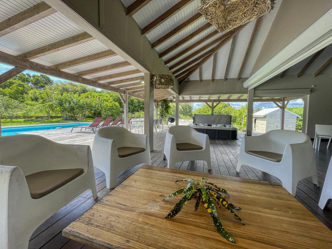 Location Villa Sainte Anne Guadeloupe__salon exterieur