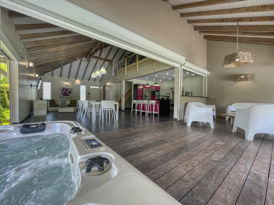 Location Villa Sainte Anne Guadeloupe__terrasse exterieure