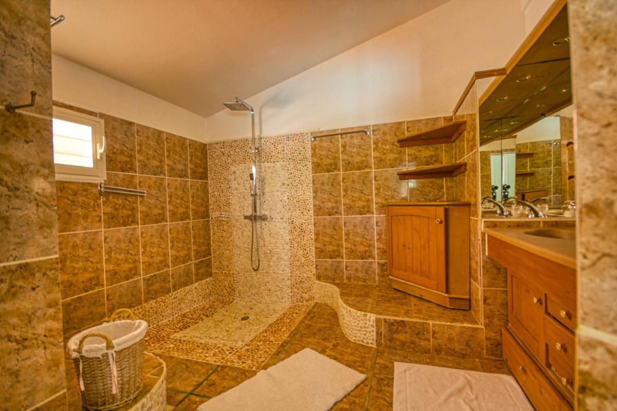 Villa de charme en Guadeloupe avec piscine pour 8 personnes