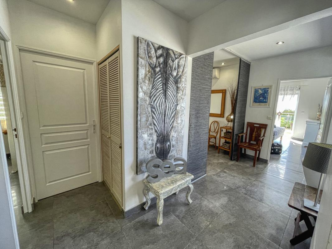Villa à louer Sainte Anne Guadeloupe__couloir