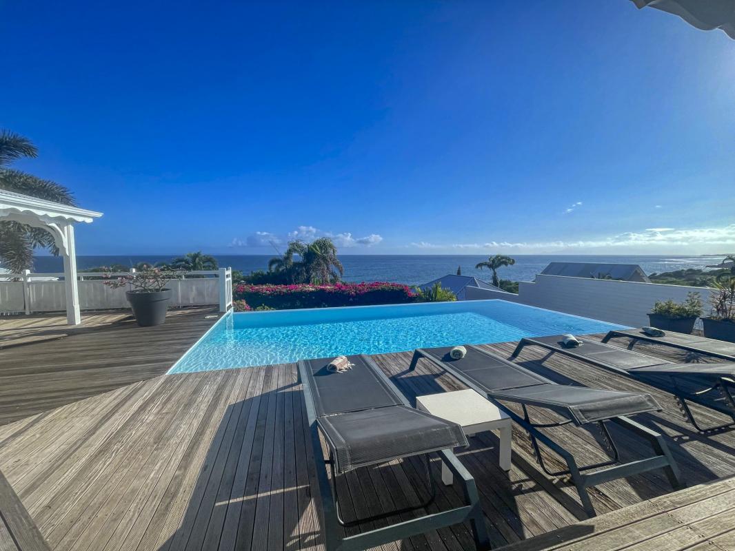 41.Location villa piscine vue mer Ste Anne Guadeloupe_Ensemble