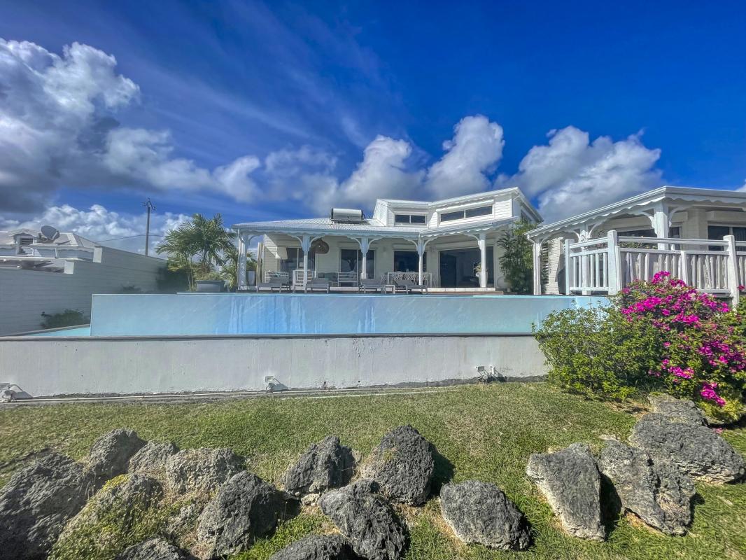44.Location villa piscine vue mer Ste Anne Guadeloupe_Ensemble