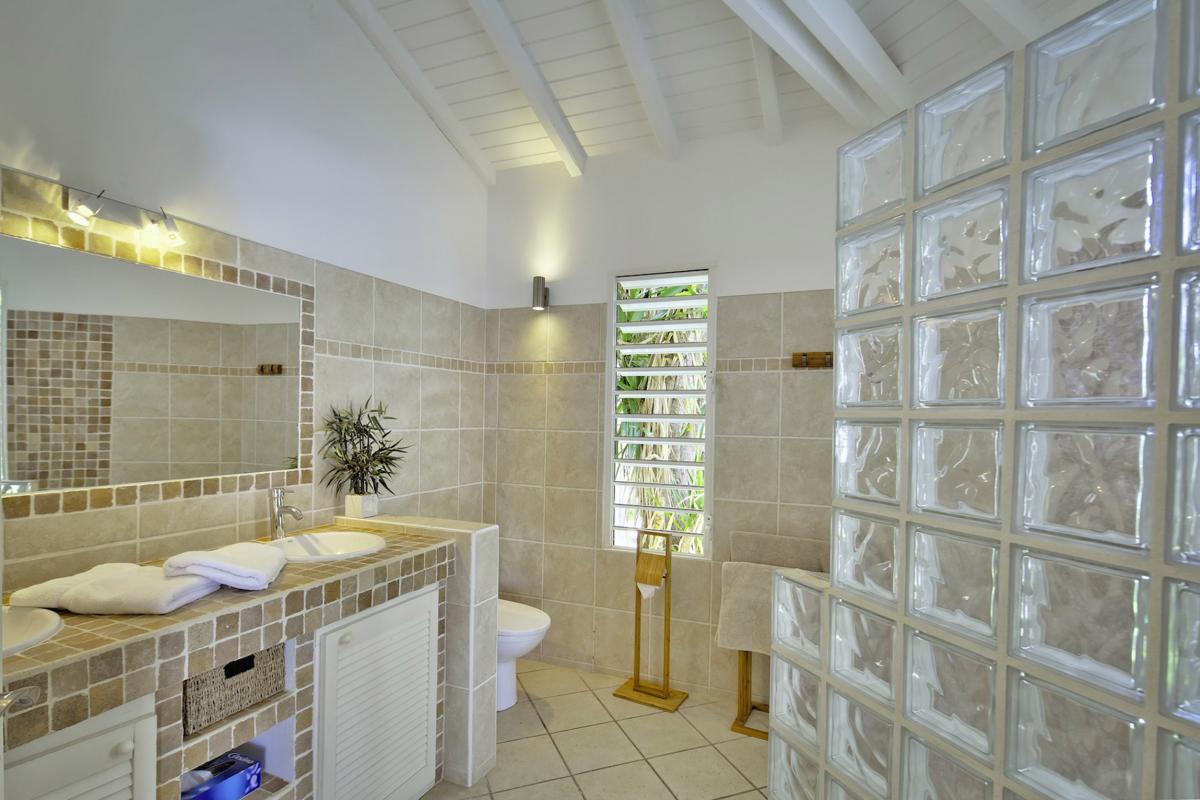 Villa vue mer 180° à louer en Guadeloupe - 4 chambres 