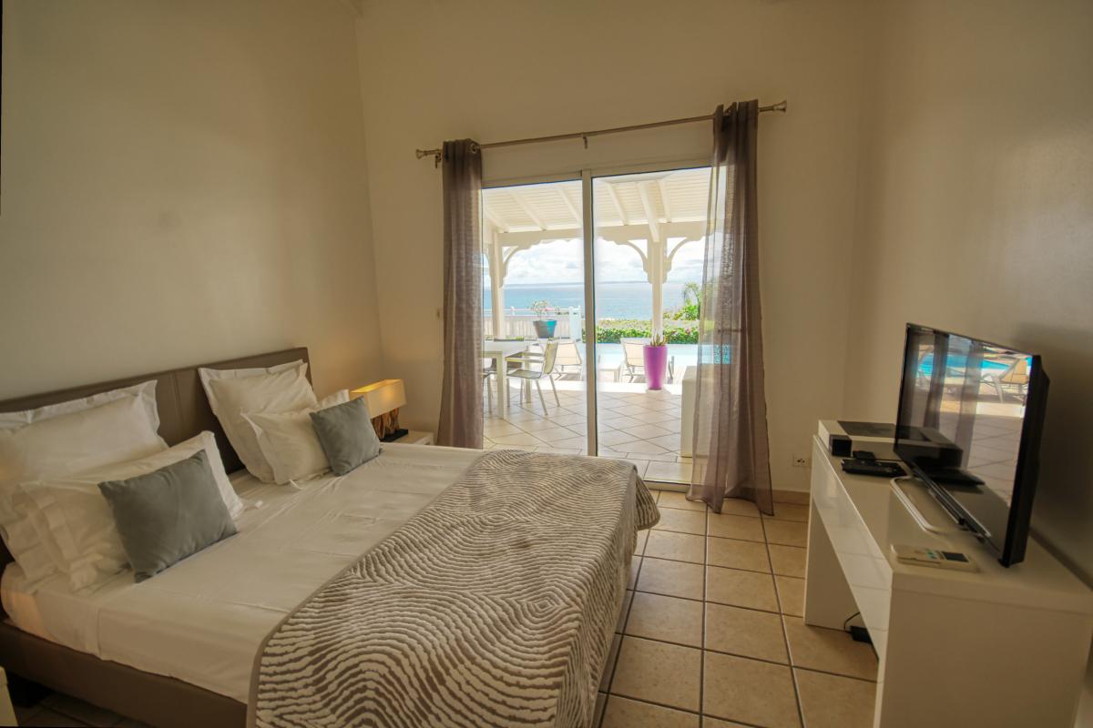 Villa vue mer 180° à louer en Guadeloupe - 4 chambres 