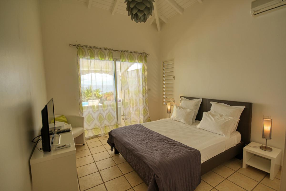 Villa vue mer 180° à louer en Guadeloupe - 4 chambres 