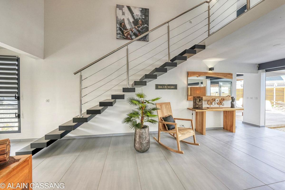 A louer villa 5 chambres pour 10 personnes avec piscine et vue mer à Sainte Anne en Guadeloupe - entrée