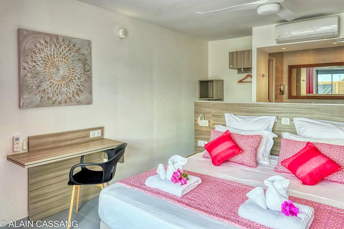 A louer villa 5 chambres pour 10 personnes avec piscine et vue mer à Sainte Anne en Guadeloupe - Suite 2
