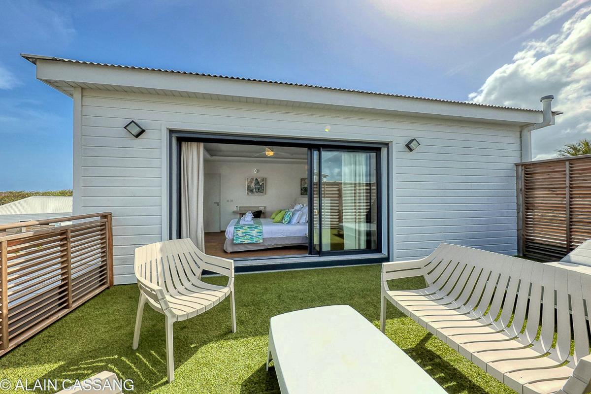 A louer villa 5 chambres pour 10 personnes avec piscine et vue mer à Sainte Anne en Guadeloupe - terrasse suite 5