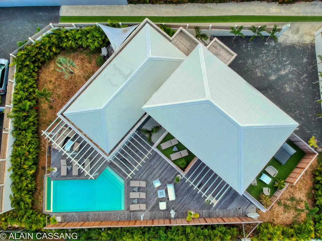 A louer villa 5 chambres pour 10 personnes avec piscine et vue mer à Sainte Anne en Guadeloupe - vue aérienne