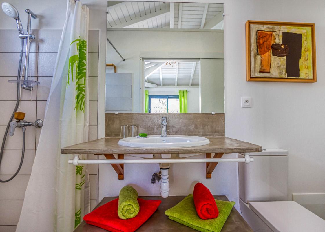 villa 2 chambres pour 4 personnes avec piscine et vue mer ste anne guadeloupe