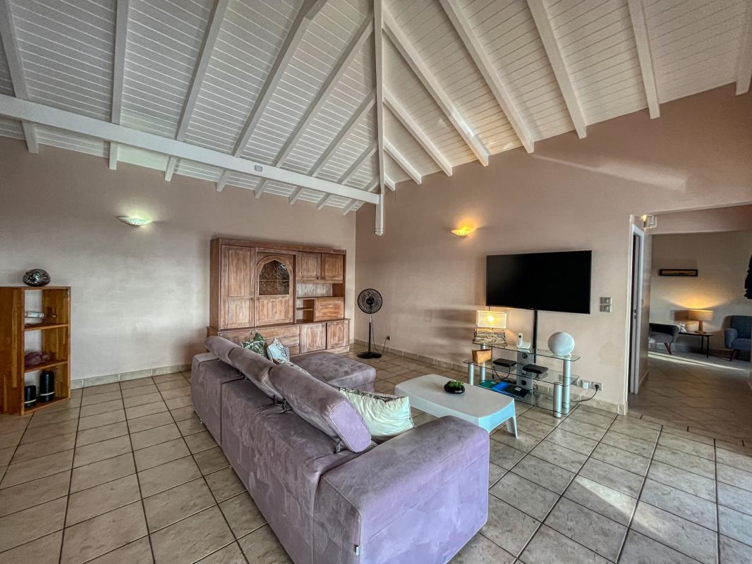 Location villa 3 chambres 6 personnes piscine et vue mer plage 150m à Ste Anne en Guadeloupe 