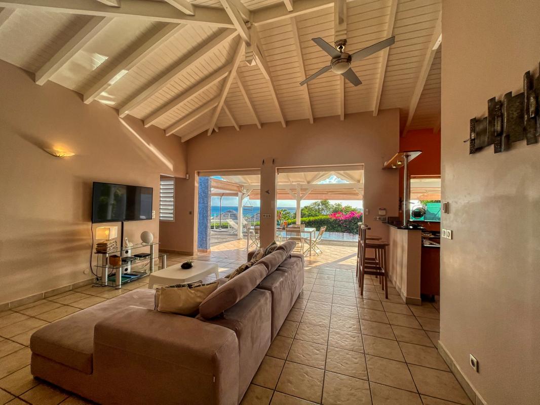 Location villa 3 chambres 6 personnes piscine et vue mer plage 150m à Ste Anne en Guadeloupe 