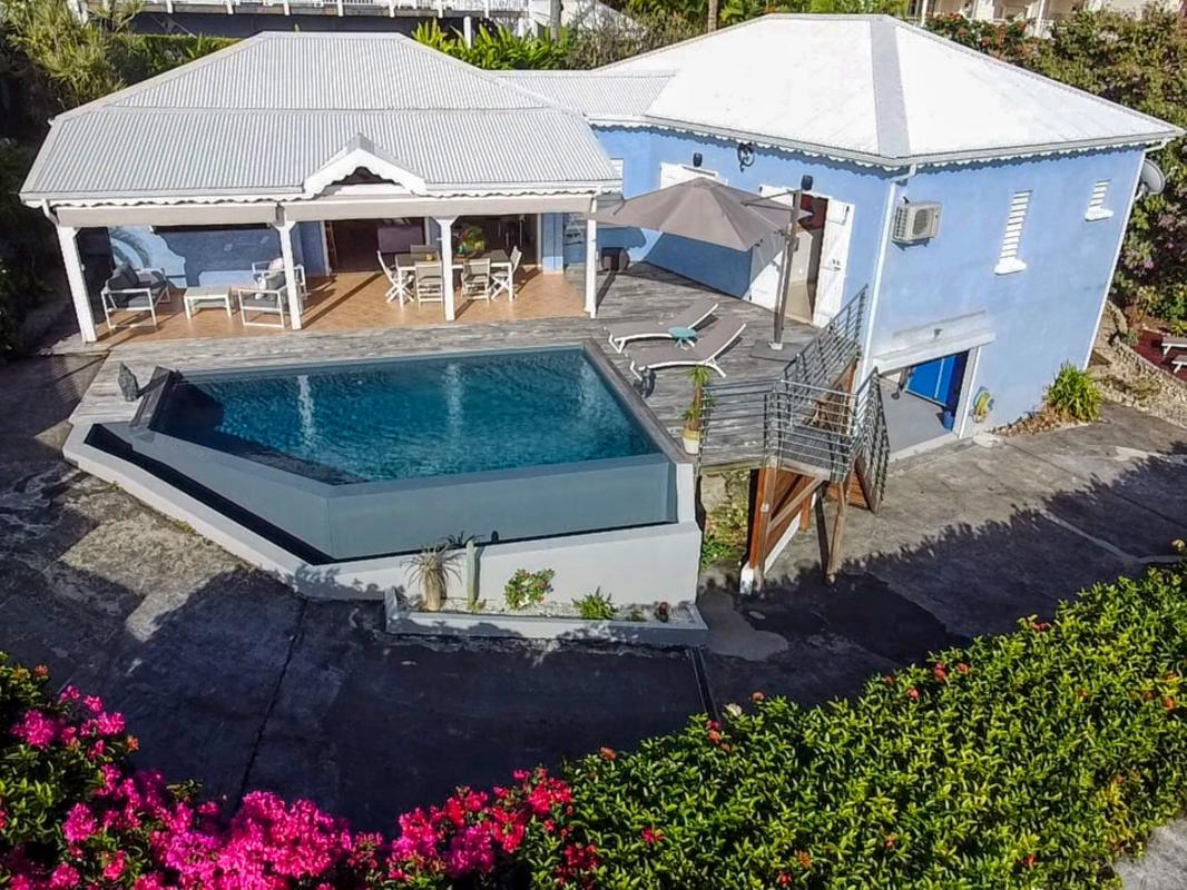 Location villa 3 chambres 6 personnes piscine et vue mer plage 150m à Ste Anne en Guadeloupe 