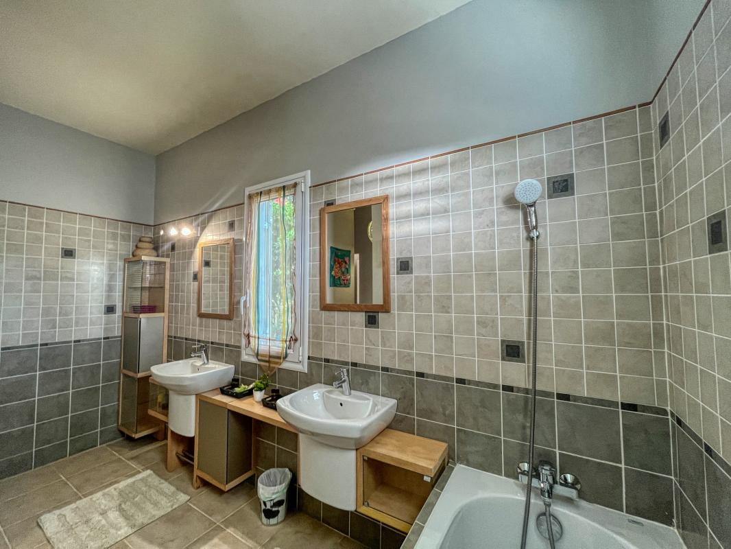 Location villa 3 chambres 6 personnes piscine et vue mer plage 150m à Ste Anne en Guadeloupe 