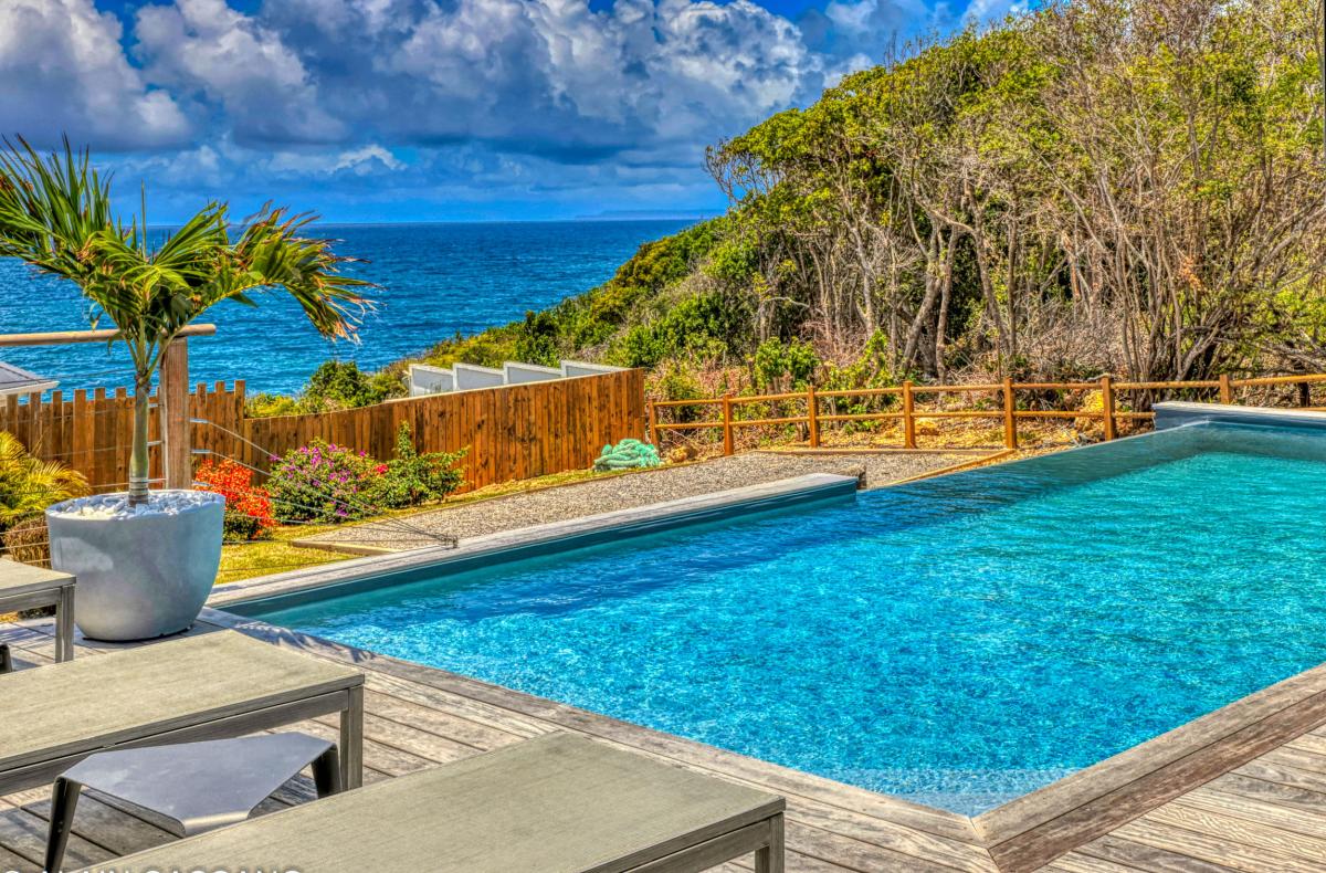 Location villa 12 personnes 6 suites avec 2 piscines et vue mer