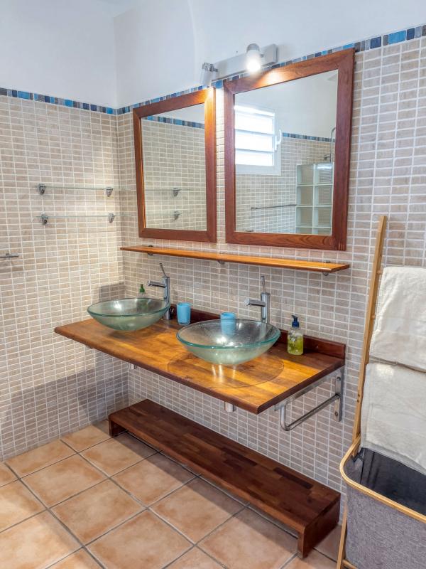 Villa de 5 chambres avec piscine à louer à ste anne guadeloupe avec vue mer