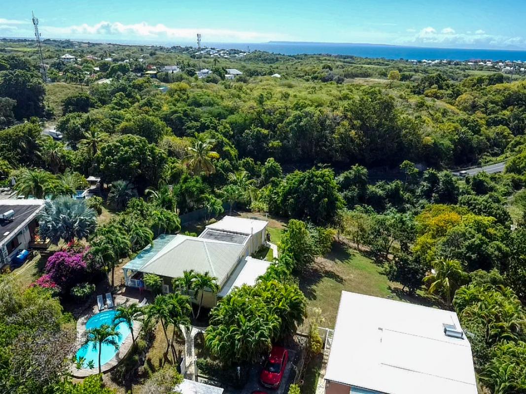 A louer villa 3 chambres avec piscine pour 7 personnes avec piscine entre Sainte Anne et Saint François