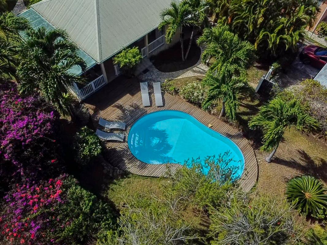 A louer villa 3 chambres avec piscine pour 7 personnes avec piscine entre Sainte Anne et Saint François