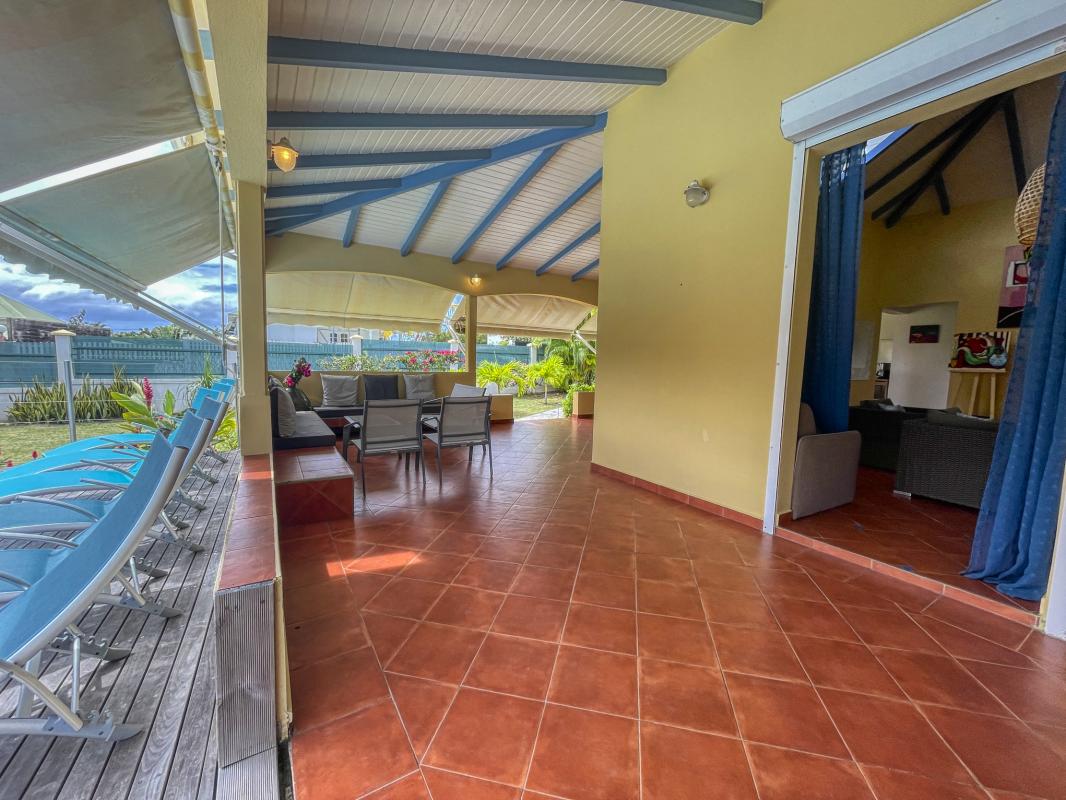 A louer villa sainte anne Guadeloupe-piscine terrasse