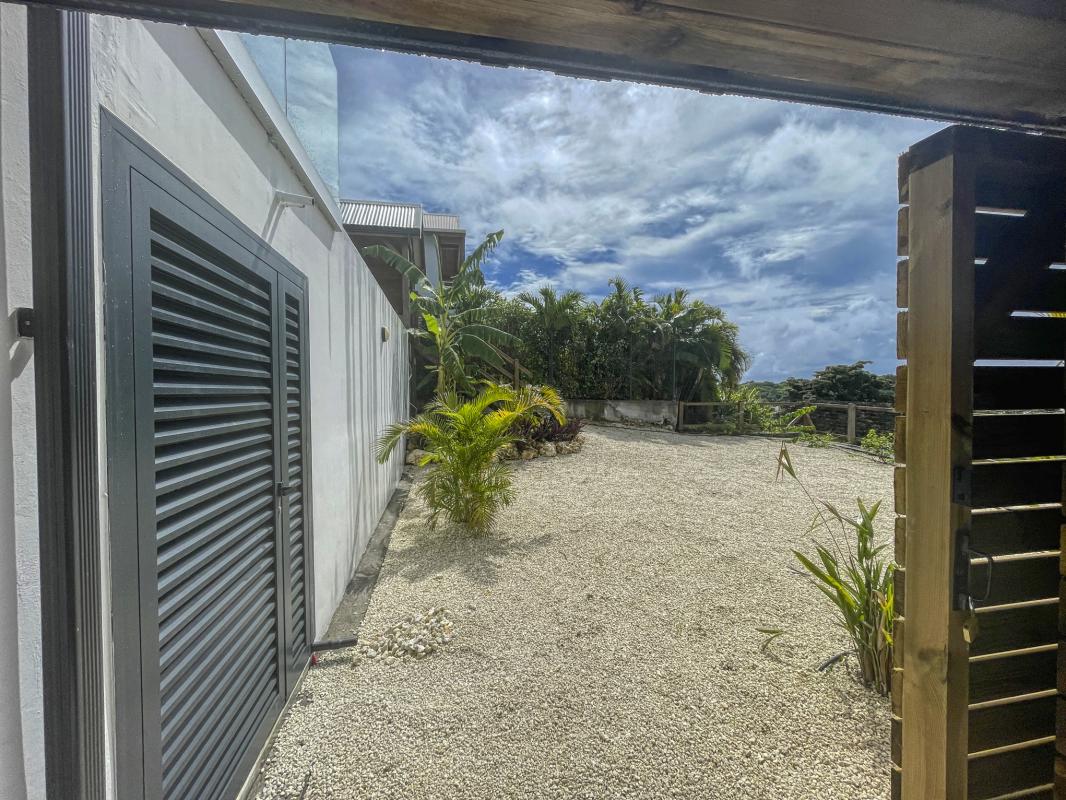 A louer villa Sainte Anne Guadeloupe_ Jardin Bungalow 
