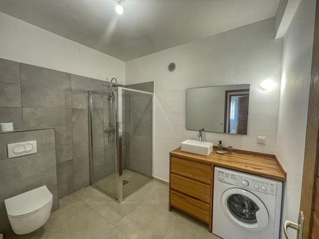 A louer villa Sainte Anne Guadeloupe_ Salle d'eau Bungalow 
