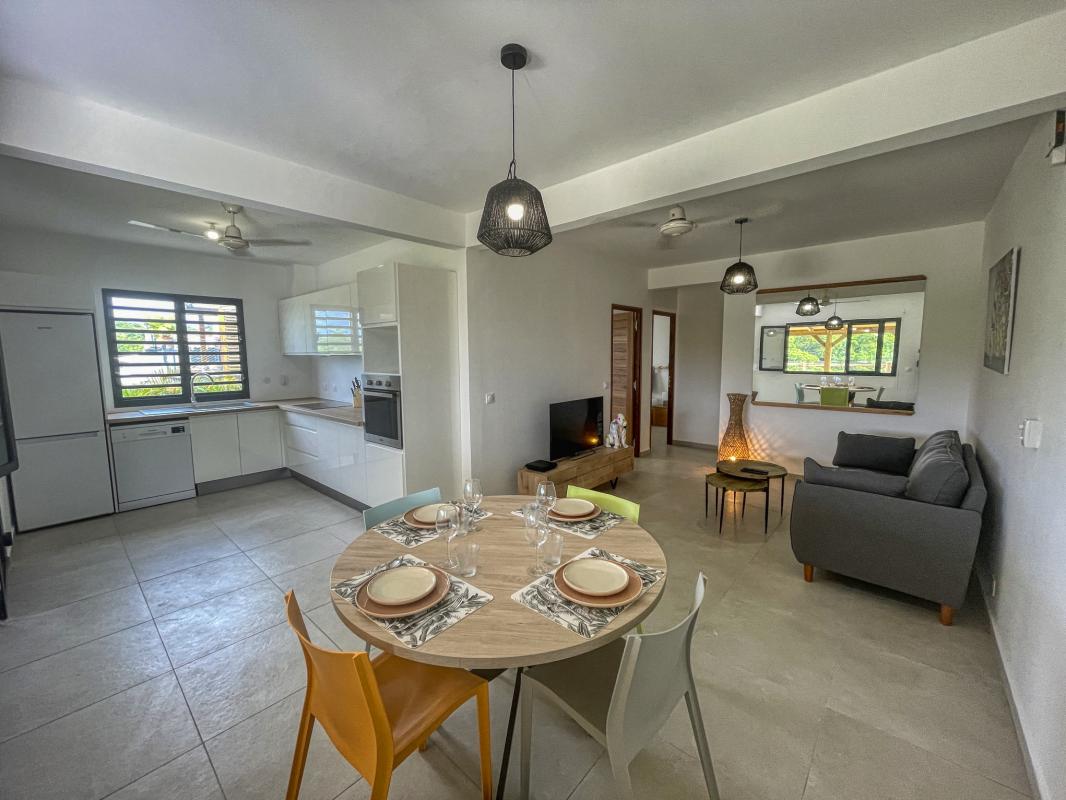 A louer villa Sainte Anne Guadeloupe_ Salon Bungalow