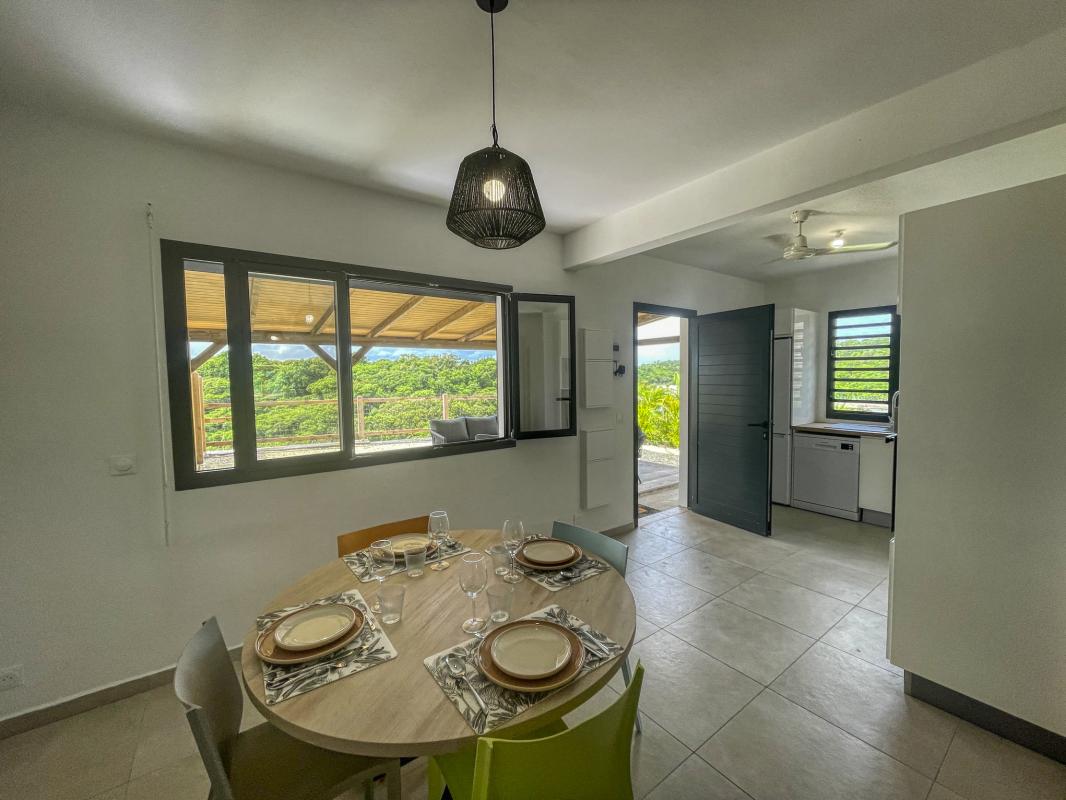 A louer villa Sainte Anne Guadeloupe_ Salon Bungalow 