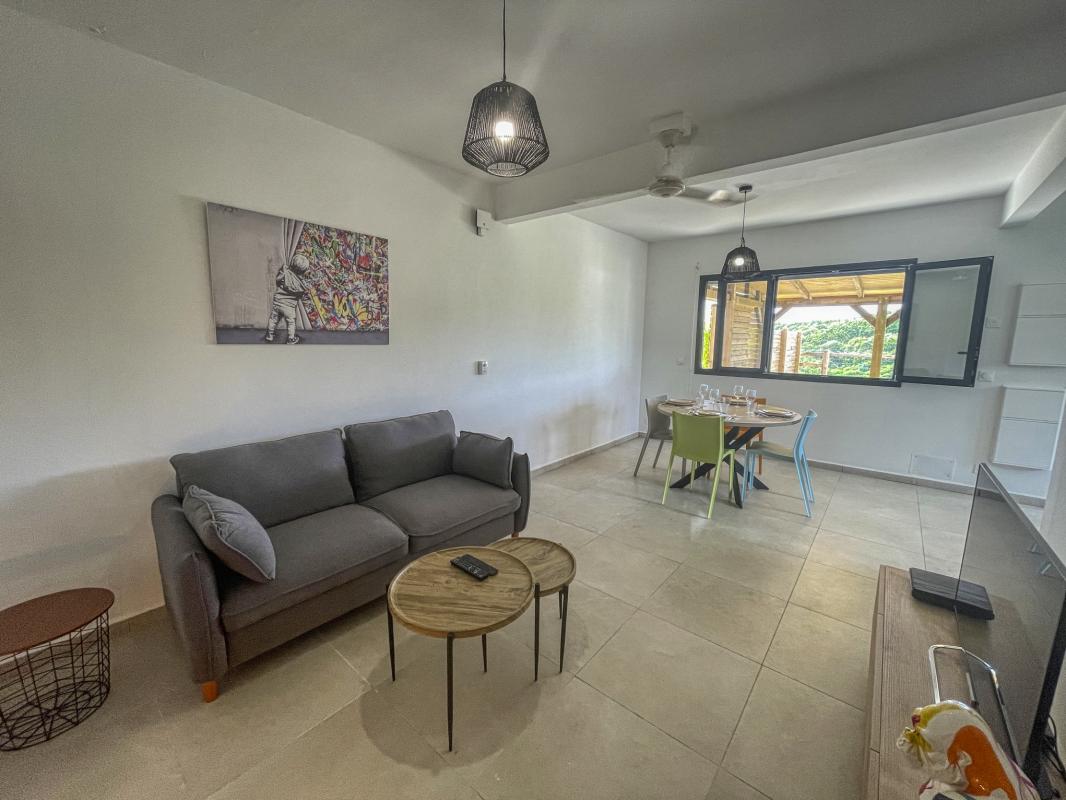 A louer villa Sainte Anne Guadeloupe_ Salon Bungalow 