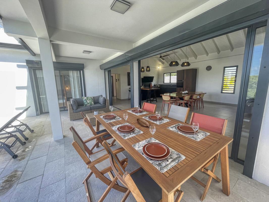 Location villa vue mer Sainte Anne Guadeloupe-terrasse