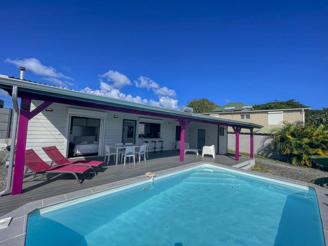Location-villa-Sainte-Anne-Guadeloupe_ Piscine