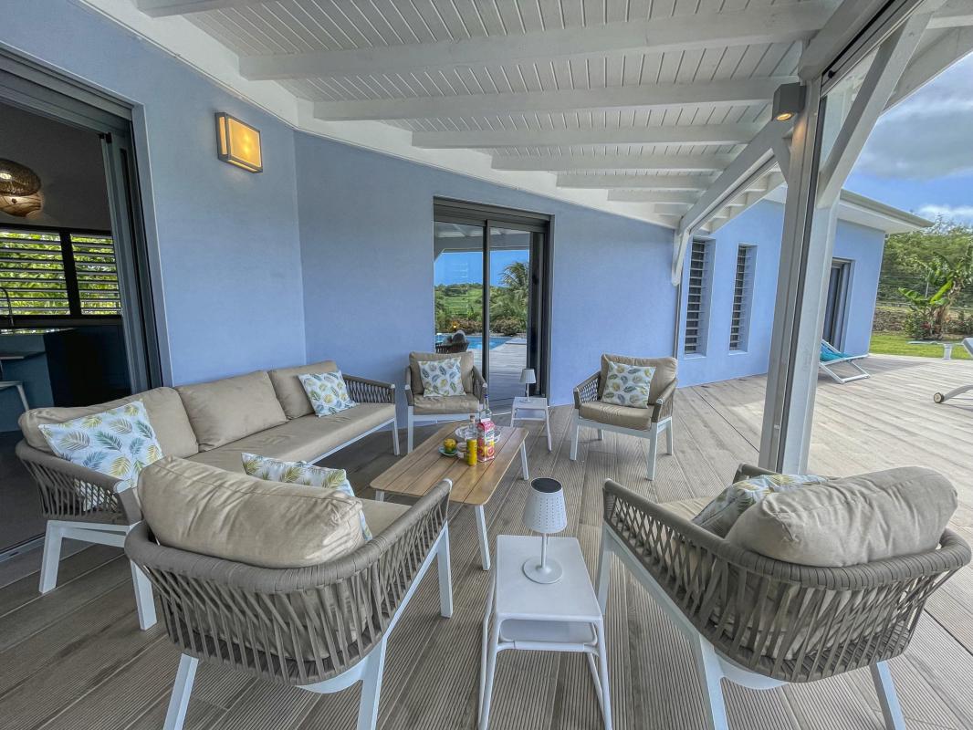 14.Location villa piscine Sainte Anne Guadeloupe_Terrasse