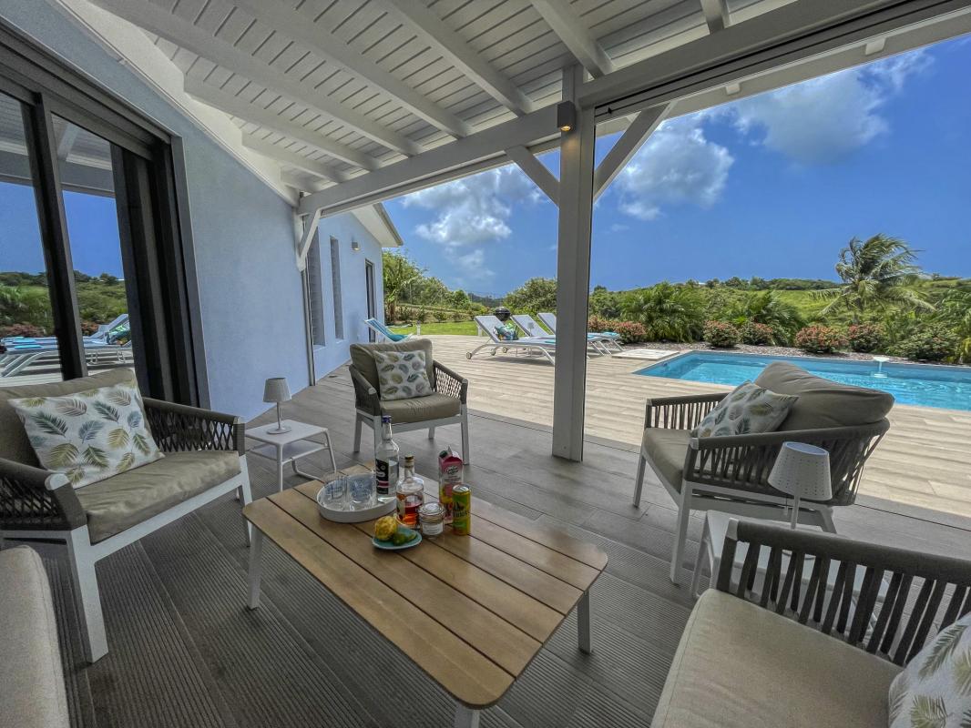 15.Location villa piscine Sainte Anne Guadeloupe_Terrasse