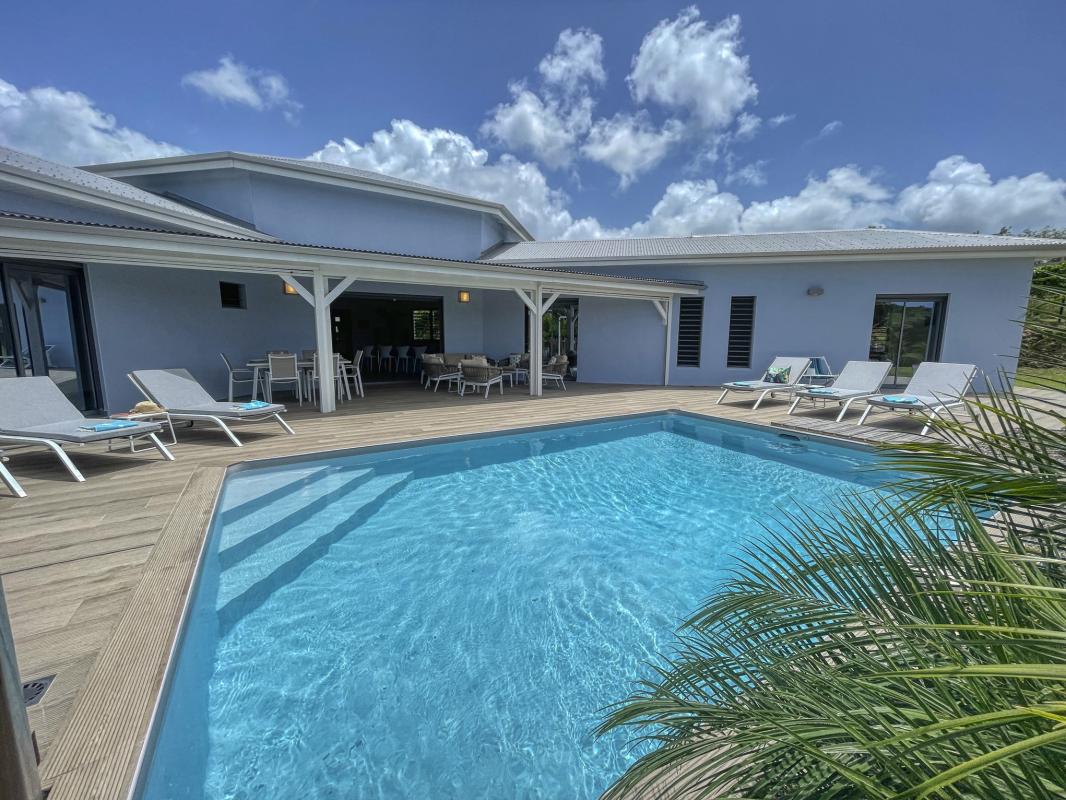 2.Location villa piscine Sainte Anne Guadeloupe_Piscine